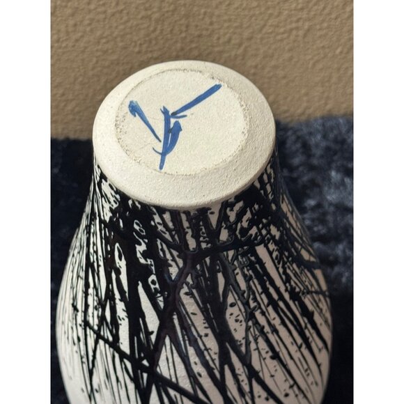 Pottery Ceramic Vase With Abstract Grass Design  Artist Signed Black And Cream - Picture 8 of 9
